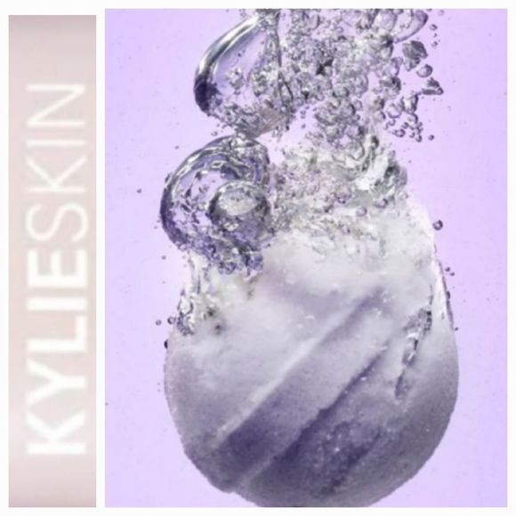 Kylie Skin Lavender Bath Bomb - Picture 1 of 7